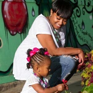 Meet your Posher, Regina